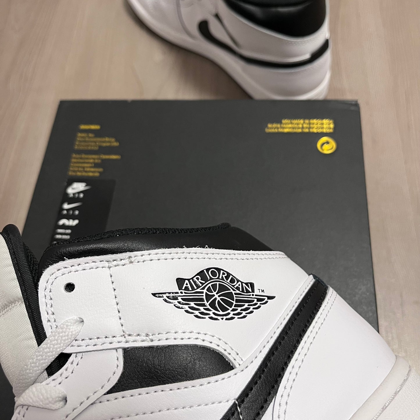 AIR JORDAN 1 MID TALLA 45