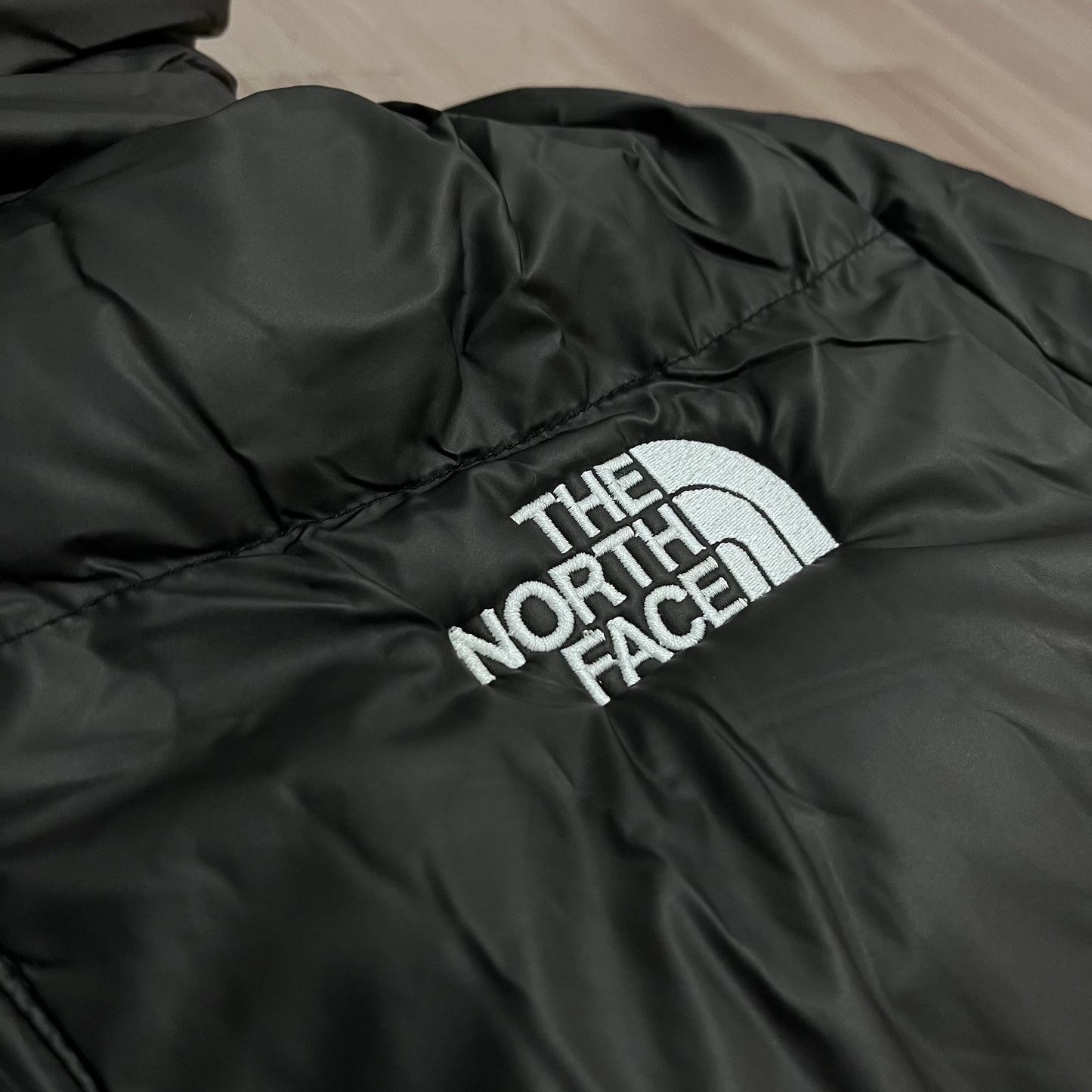 CHAQUETÓN ACOLCHADO BORDADO NORTH FACE ALL BLACK