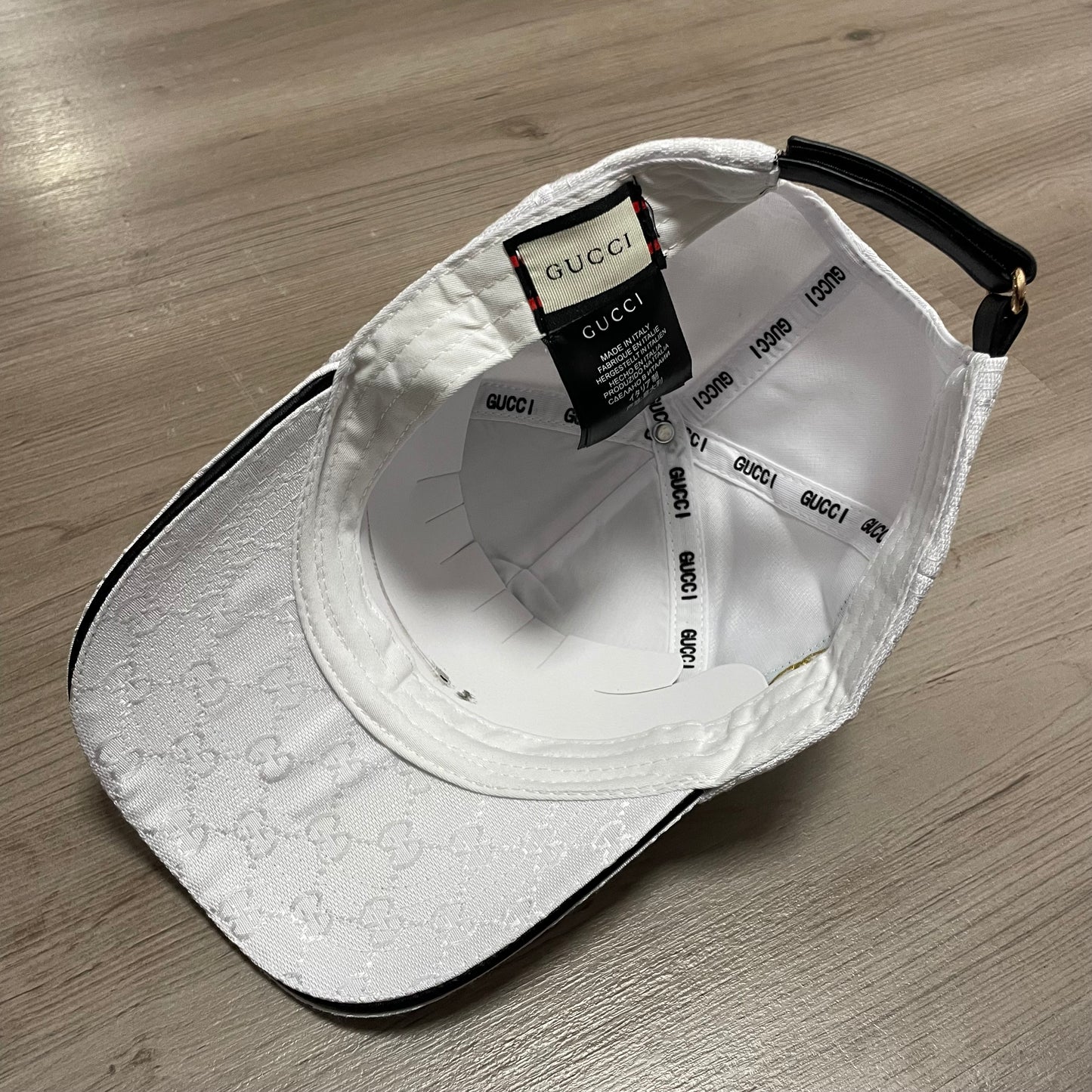 GORRA WHITE GUCC LATERAL
