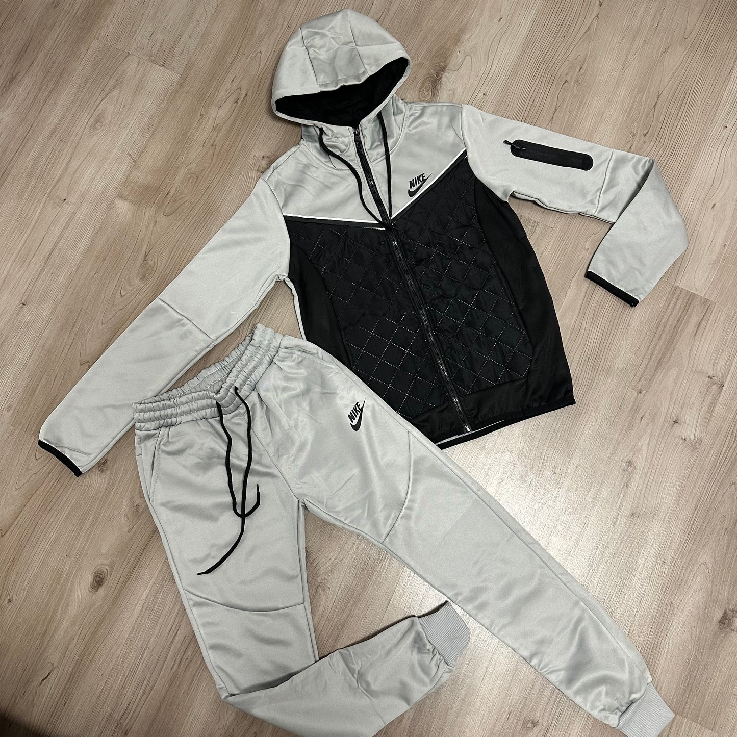 Conjunto TECH GREY/BLACK