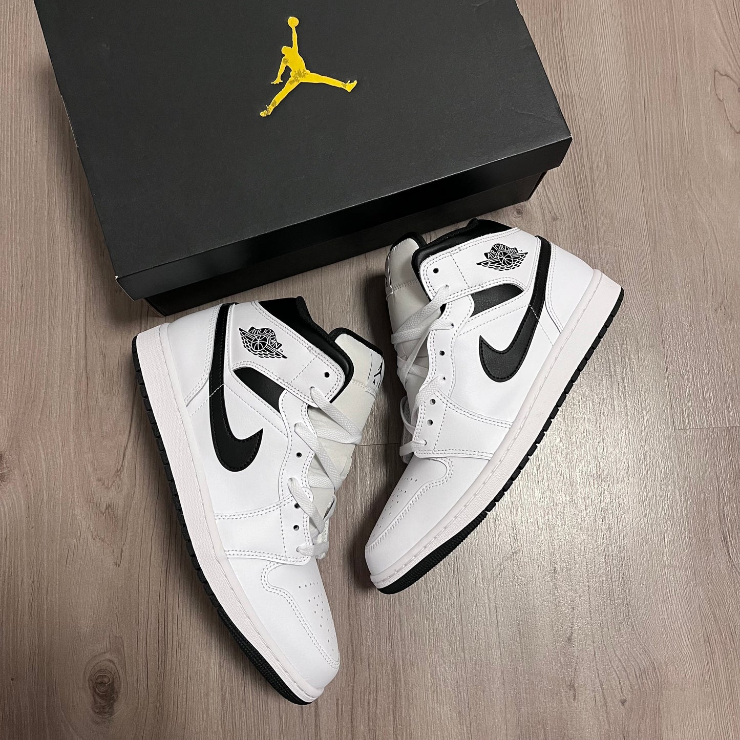 AIR JORDAN 1 MID TALLA 45