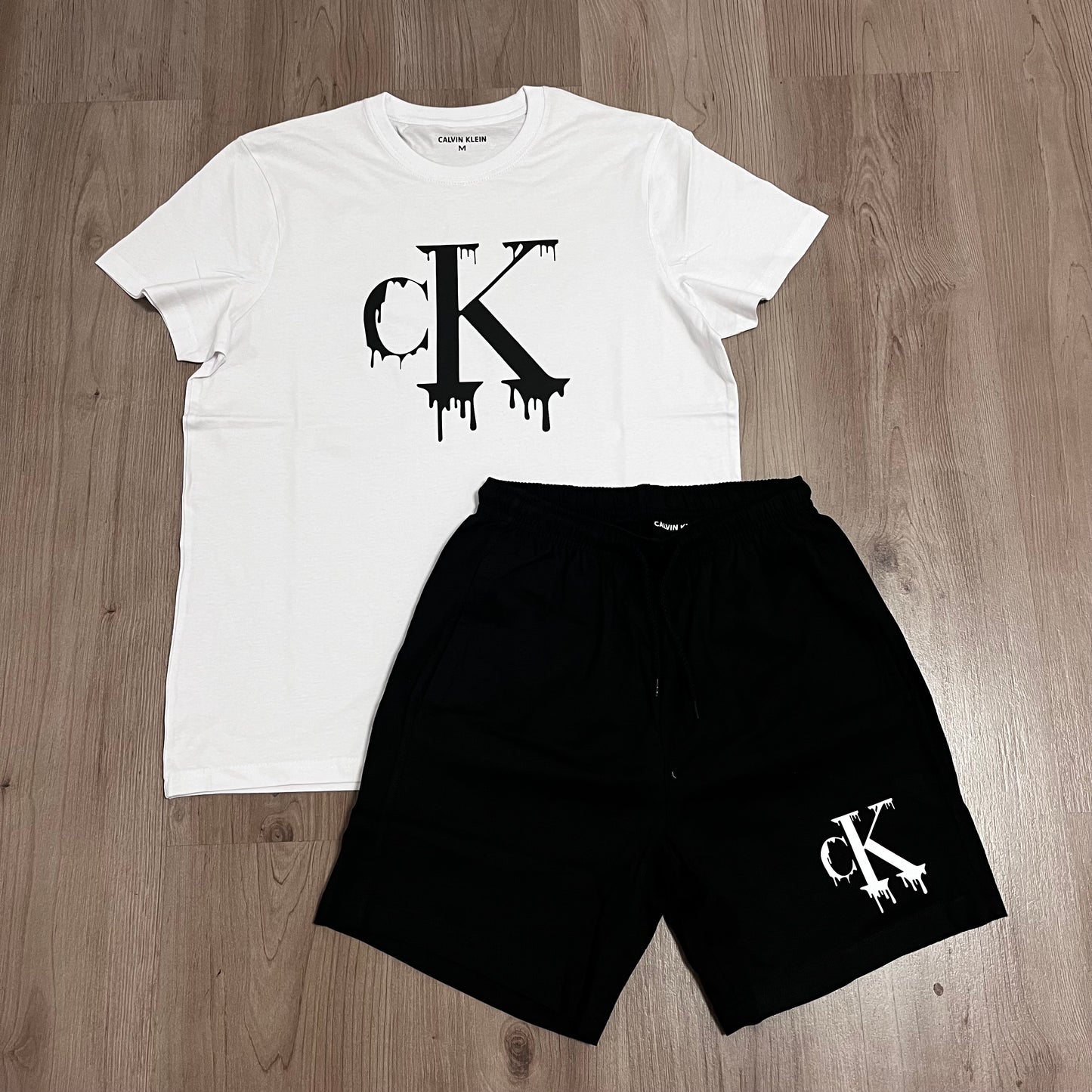 Conjunto corto CK GOTAS