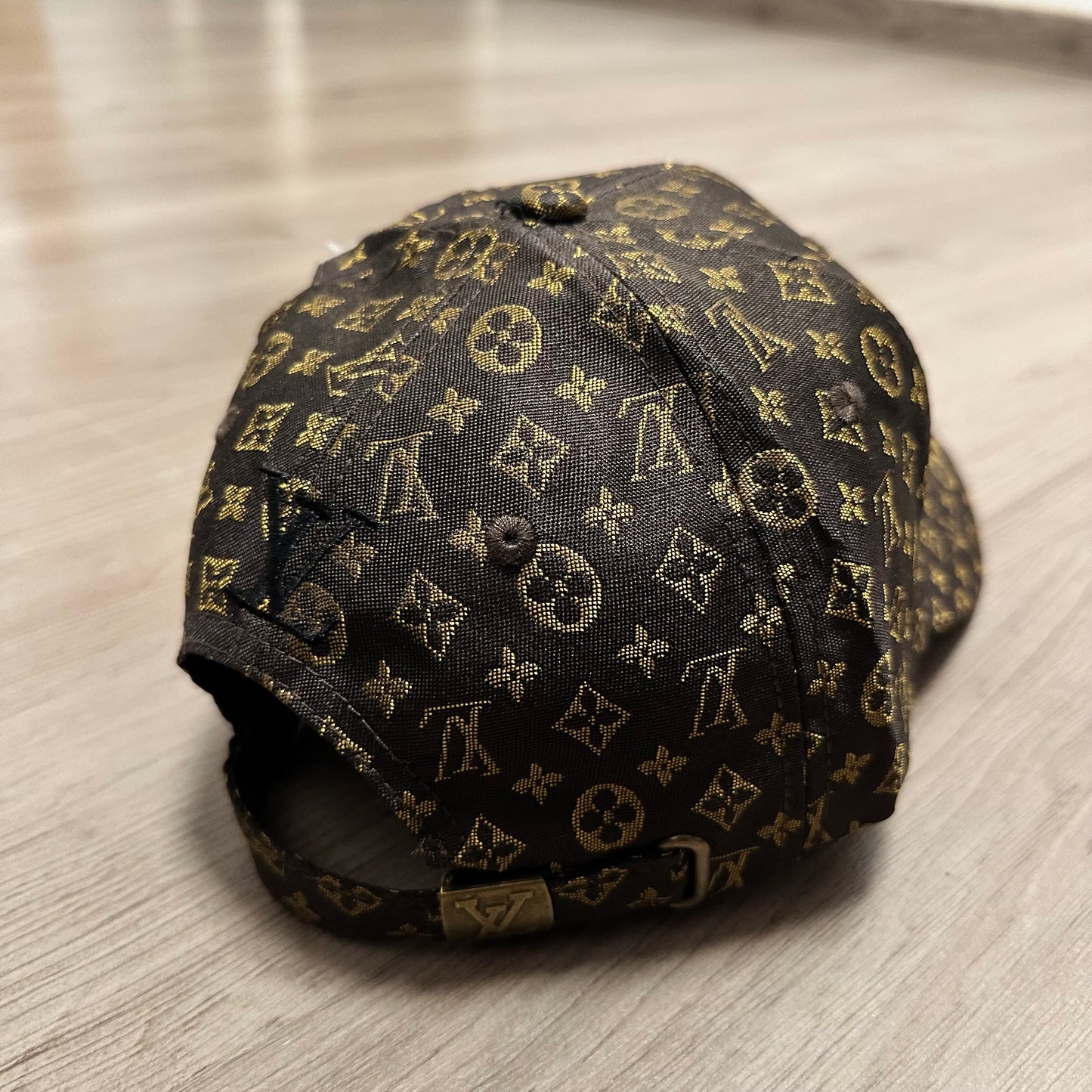 GORRA LV MARRÓN/NEGRO