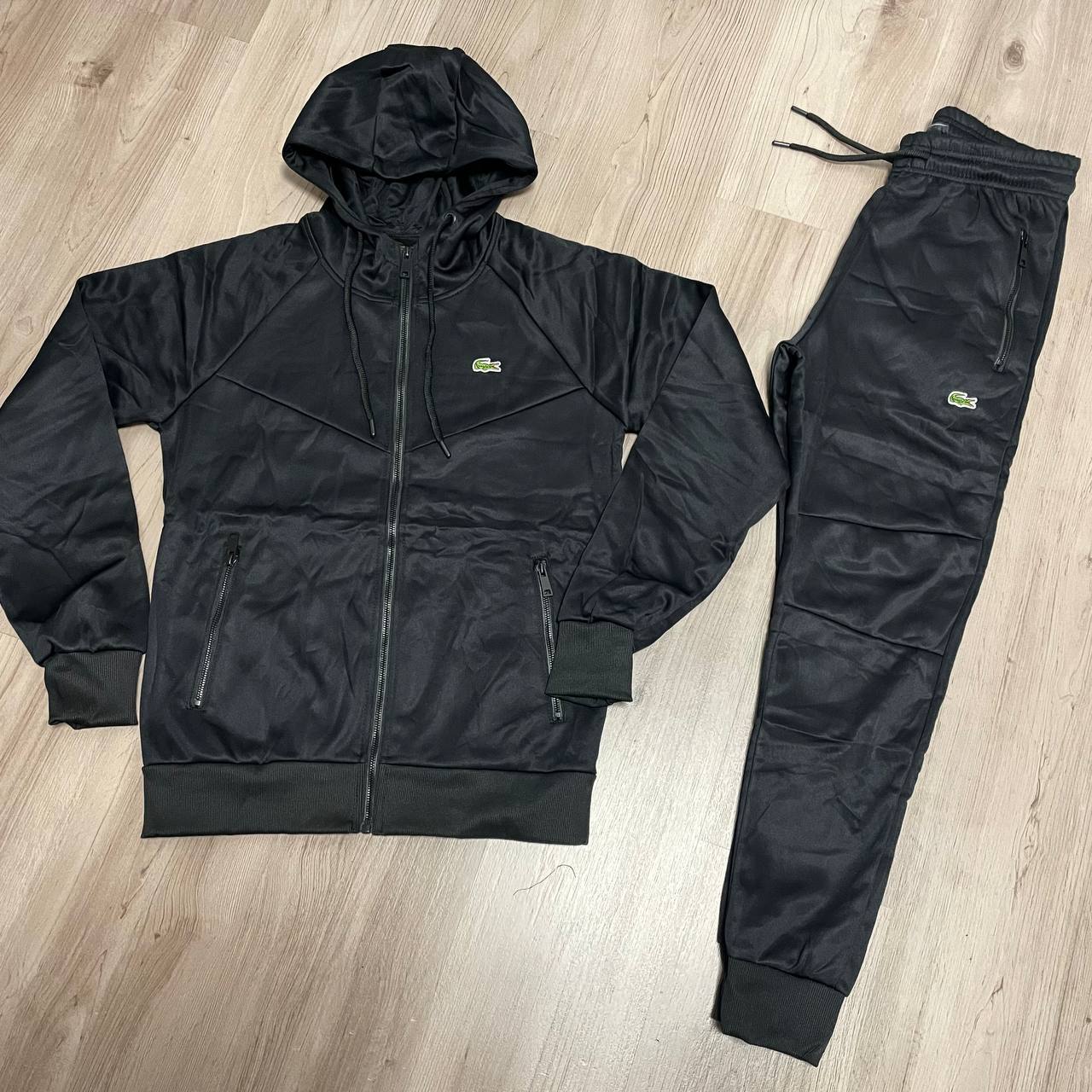 Conjunto LACOSTE ALL BLACK