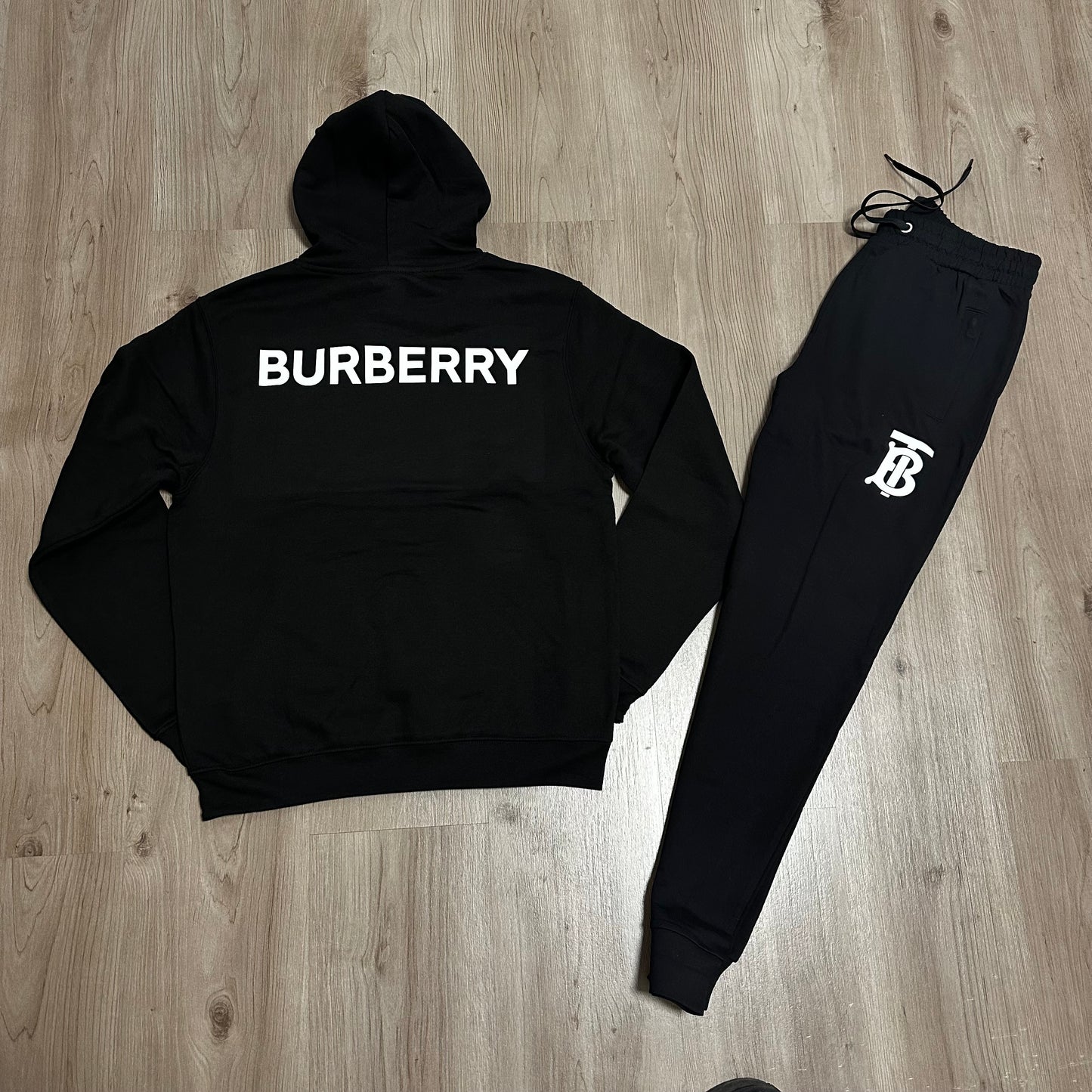 Conjunto largo BURBERRY en PECHO y ESPALDA