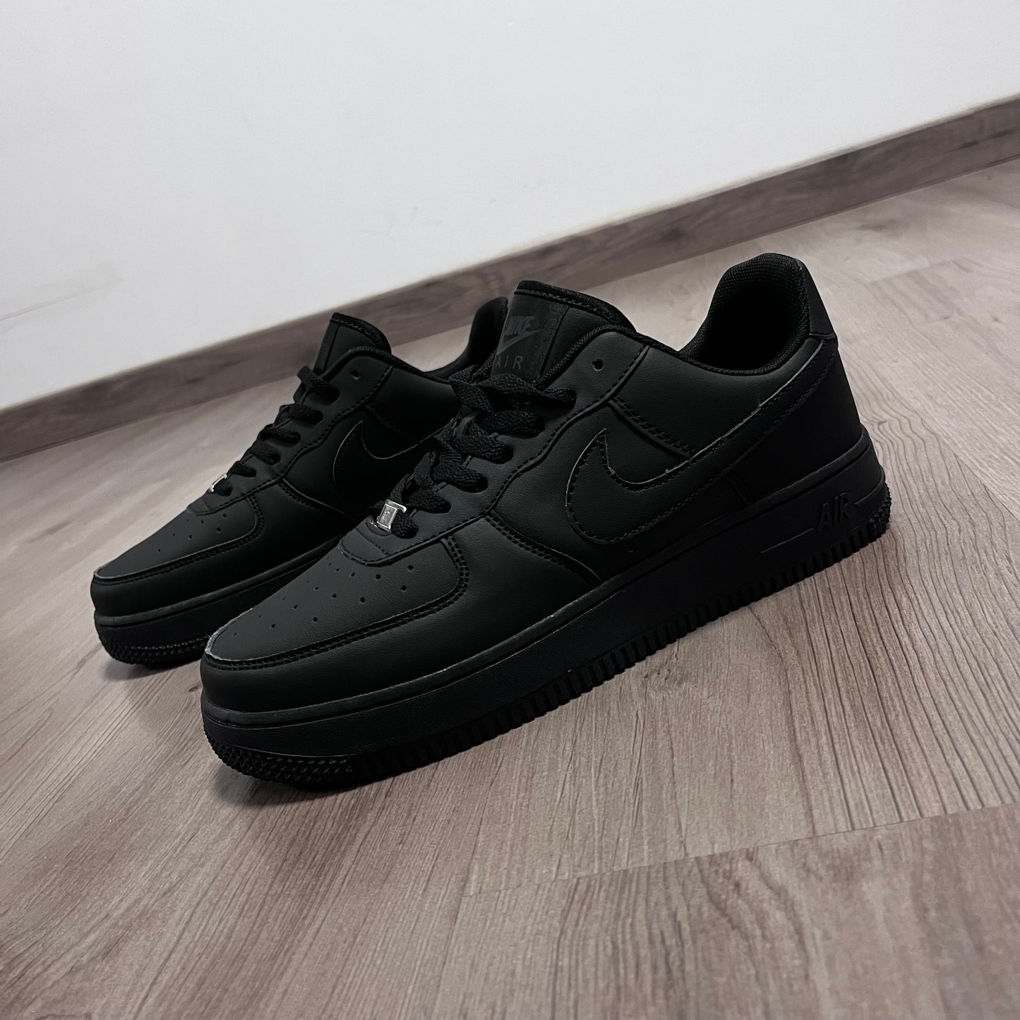 FORCÉ ALL BLACK
