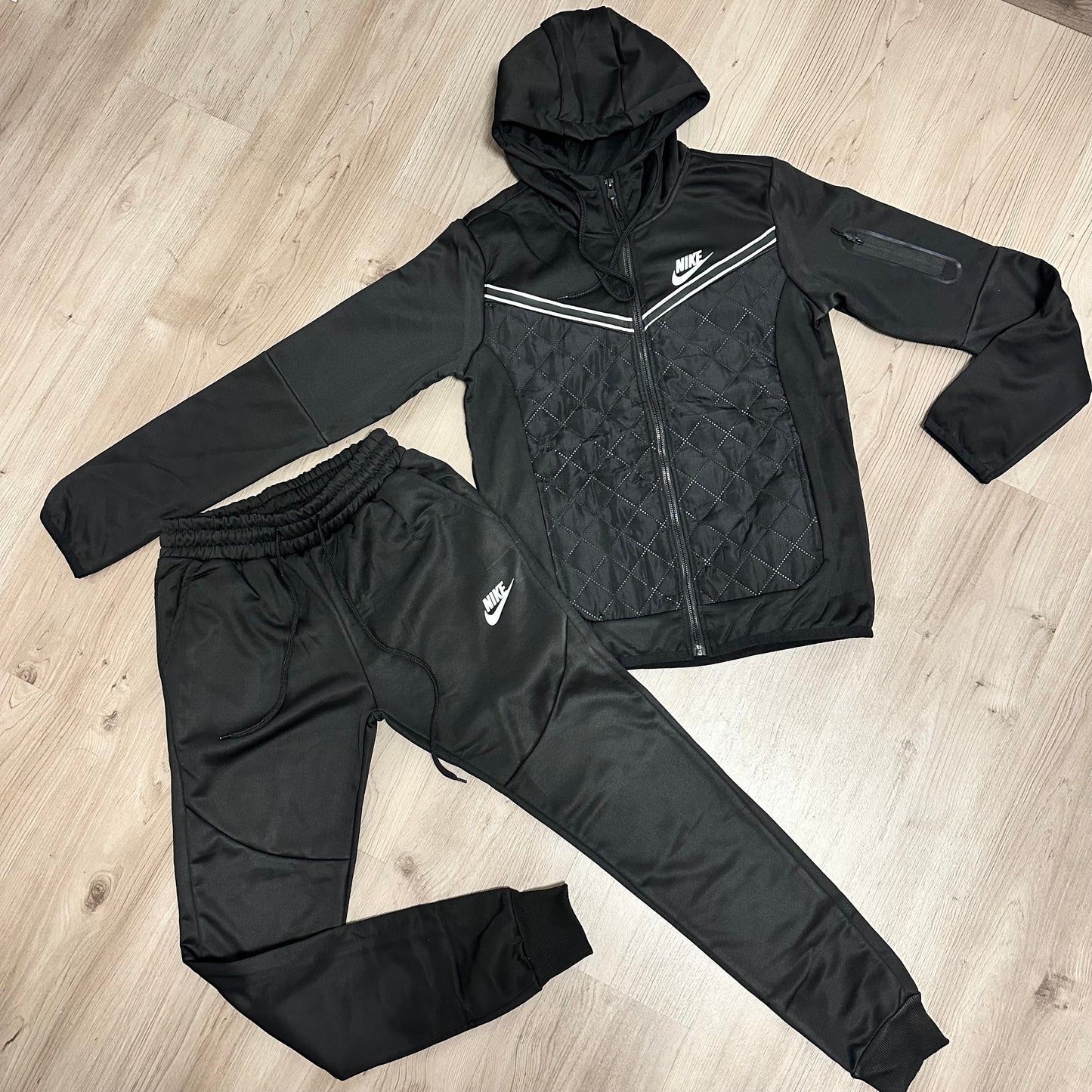 Conjunto TECH BLACK