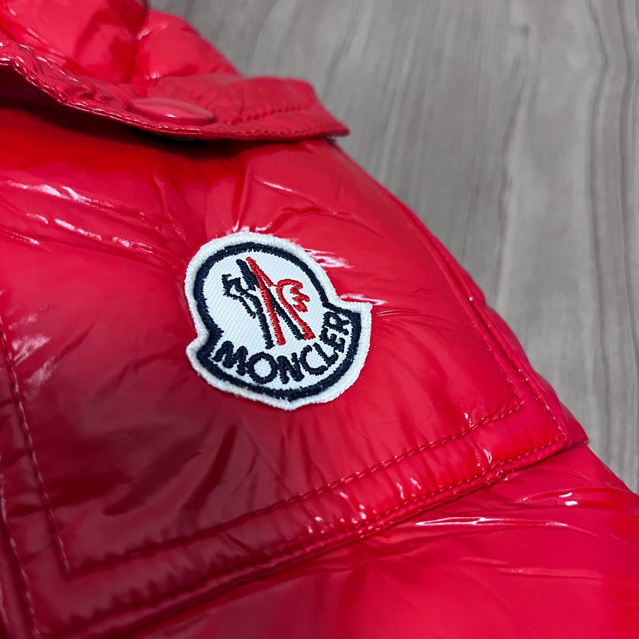 CHAQUETÓN BORDADO ACOLCHADO MONCLER