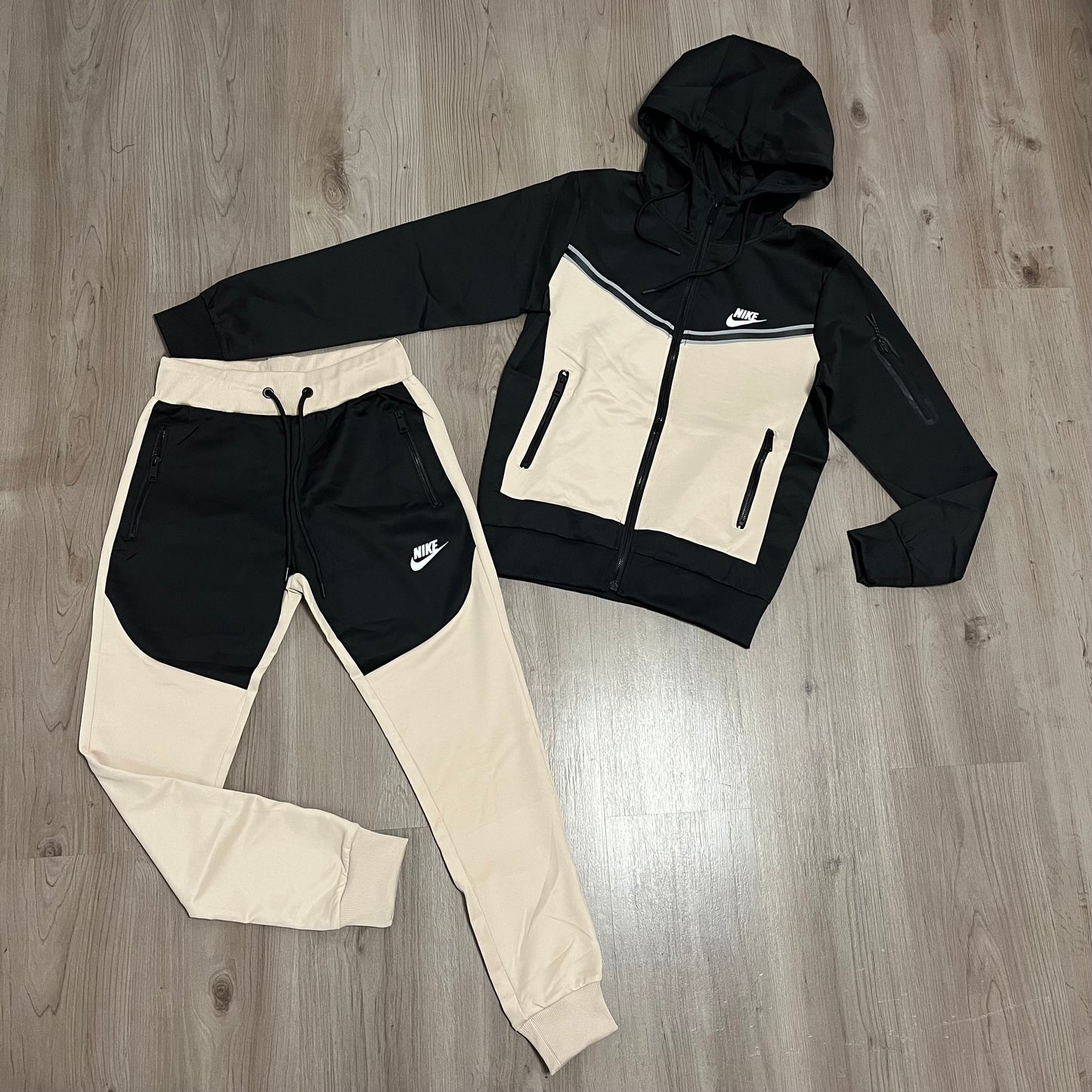 Conjunto NIKE TECH