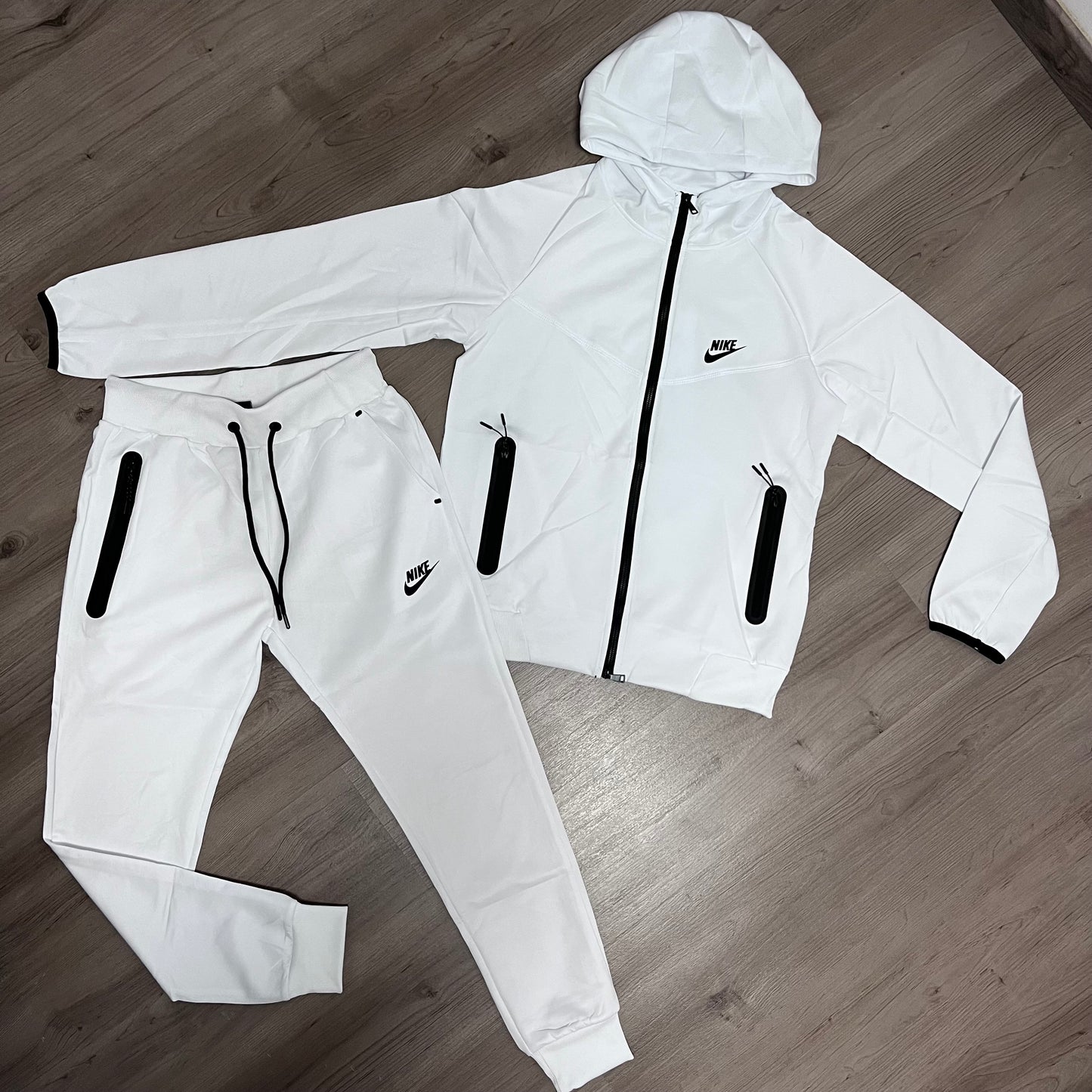 Conjunto TECH ALL WHITE