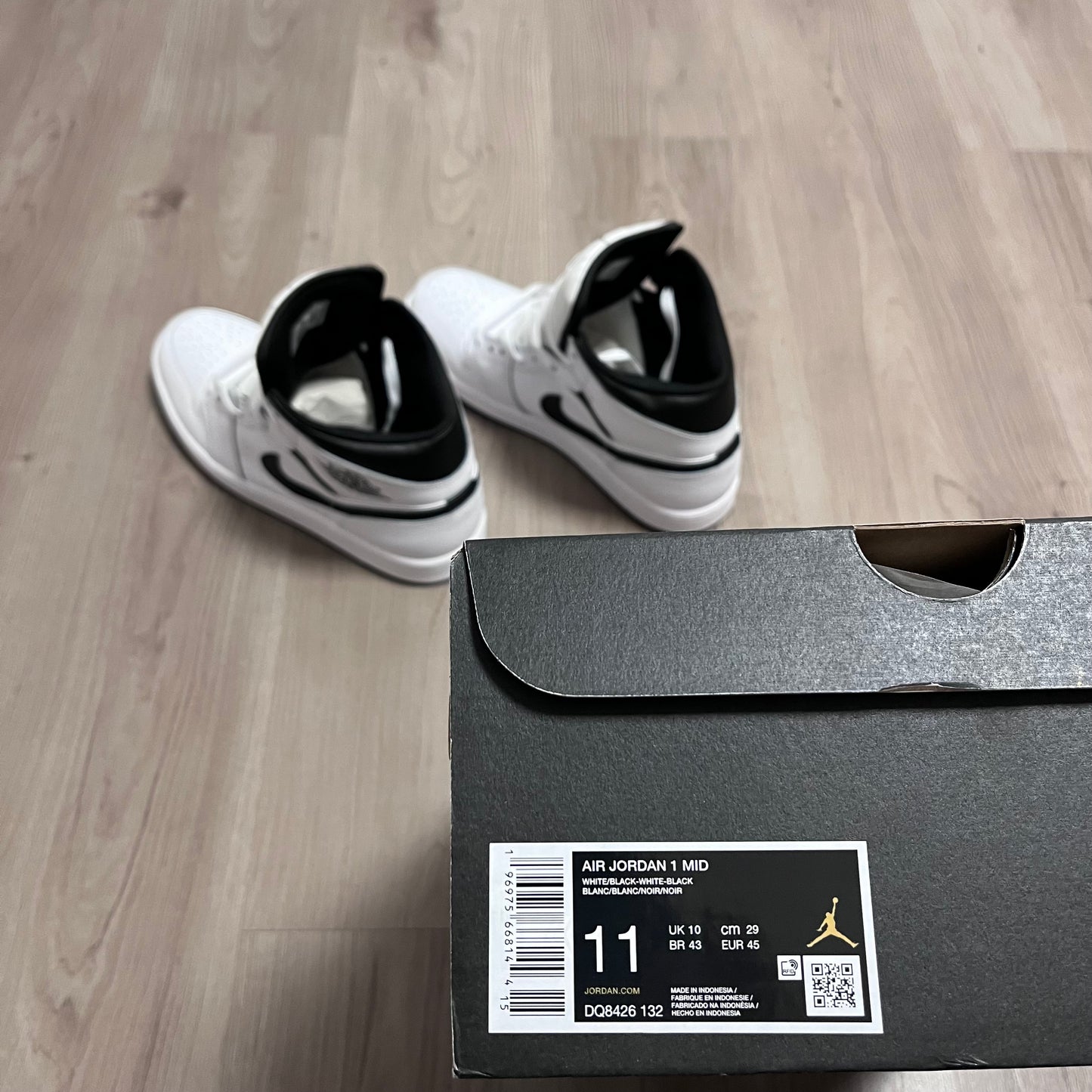 AIR JORDAN 1 MID TALLA 45