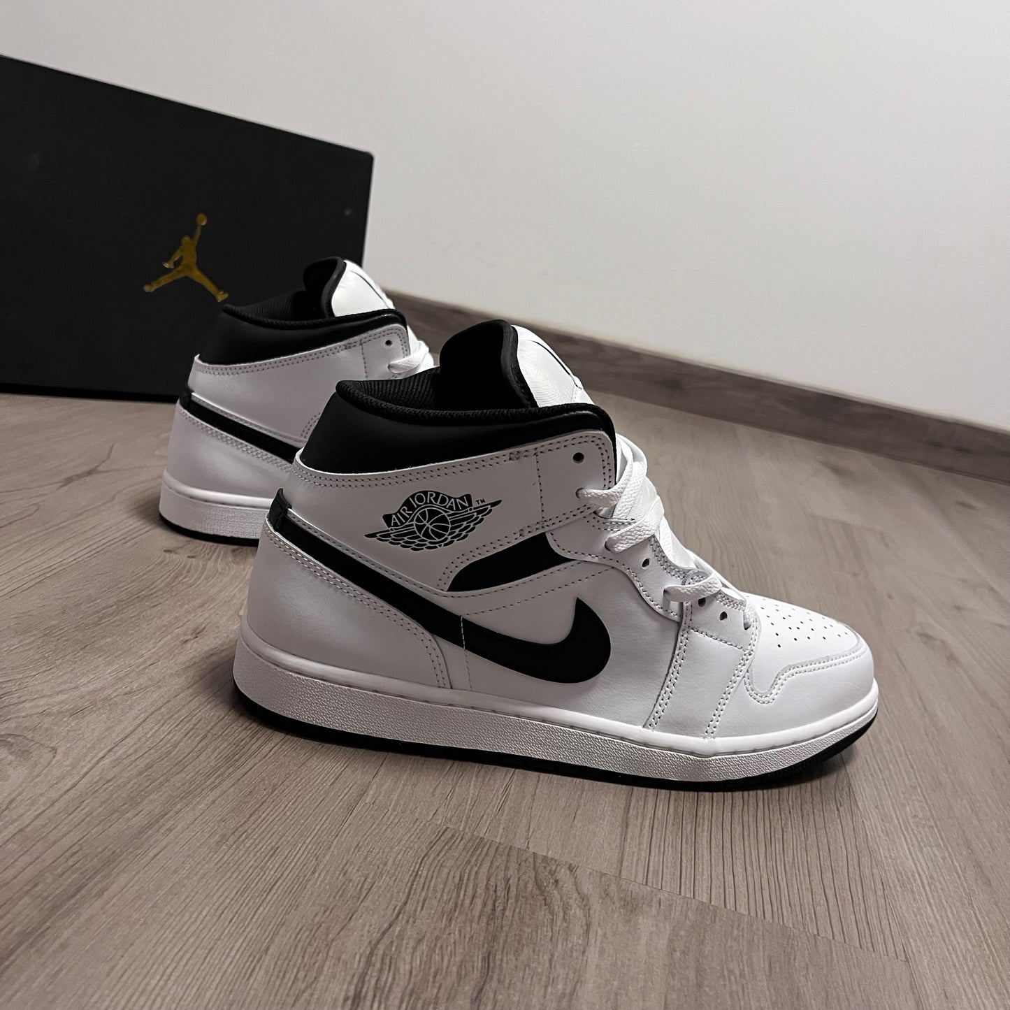 AIR JORDAN 1 MID TALLA 45