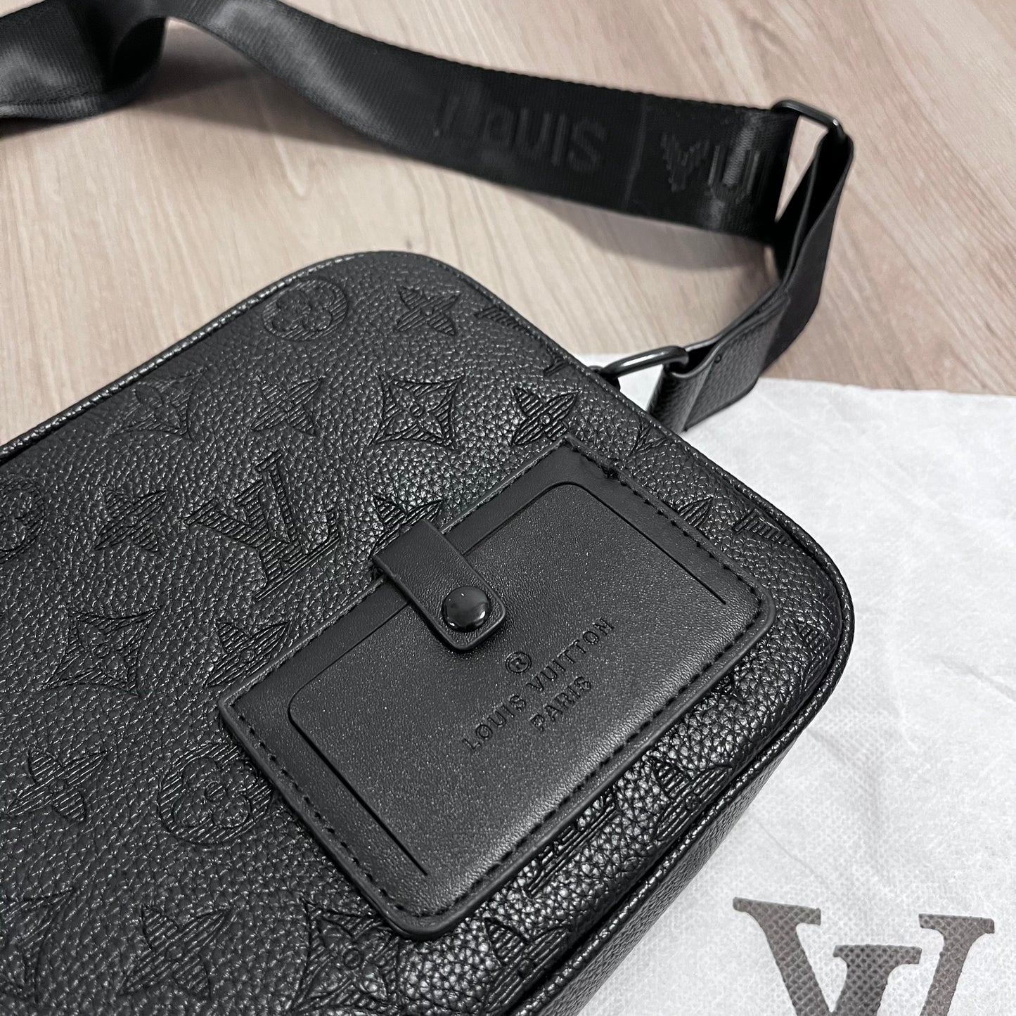 BANDOLERA LV RELIEVE