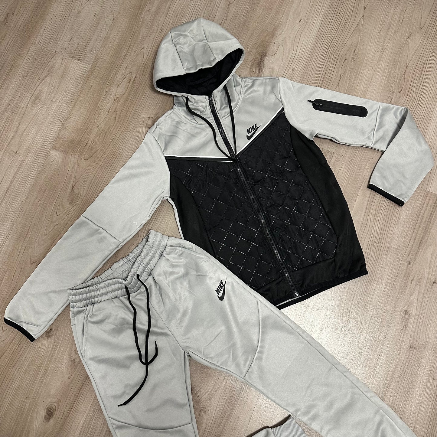 Conjunto TECH GREY/BLACK