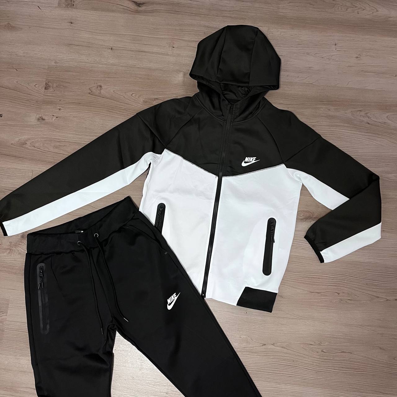 Conjunto TECH BLACK/WHITE