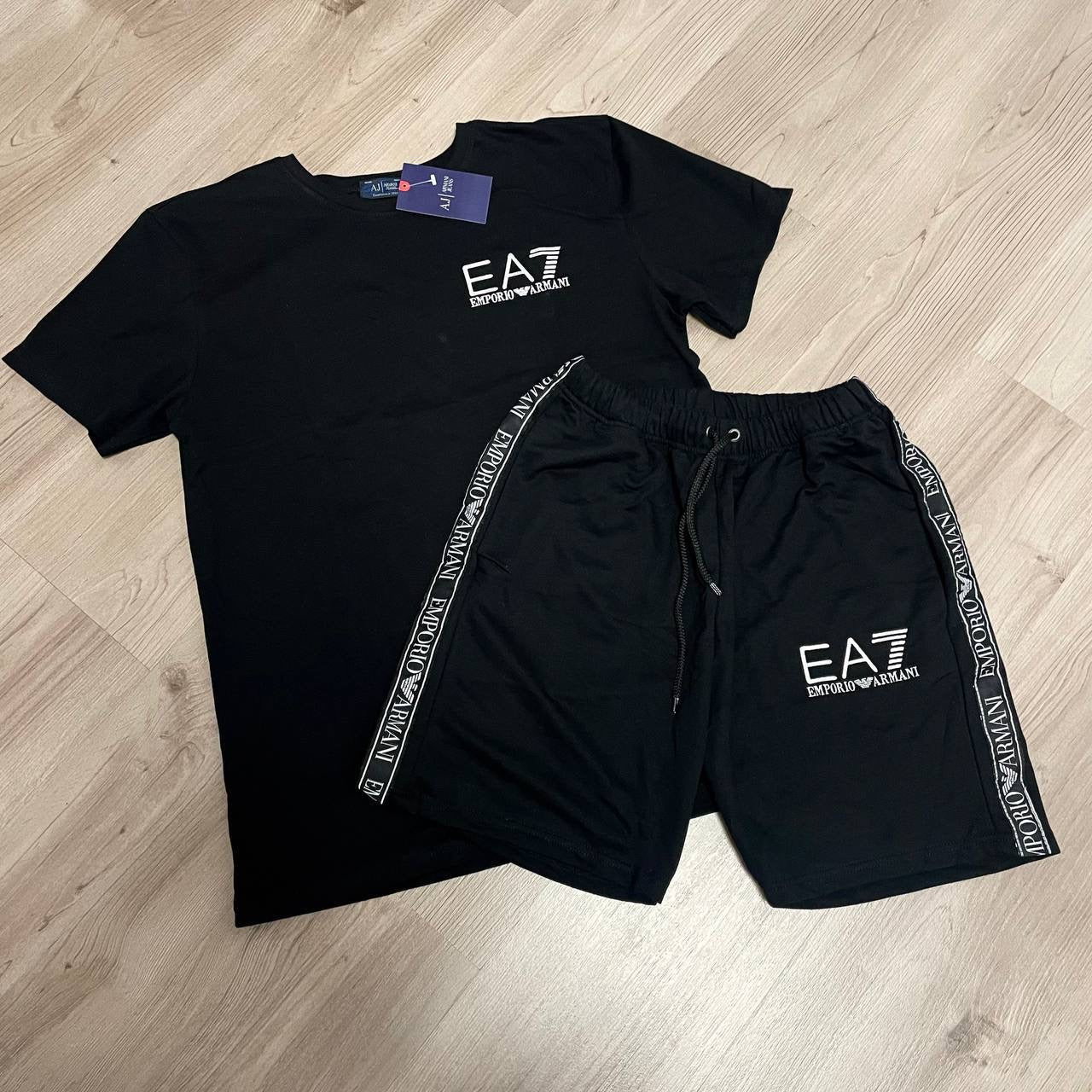 Conjunto corto EMPORIO ARMANI BORDADO ALL BLACK