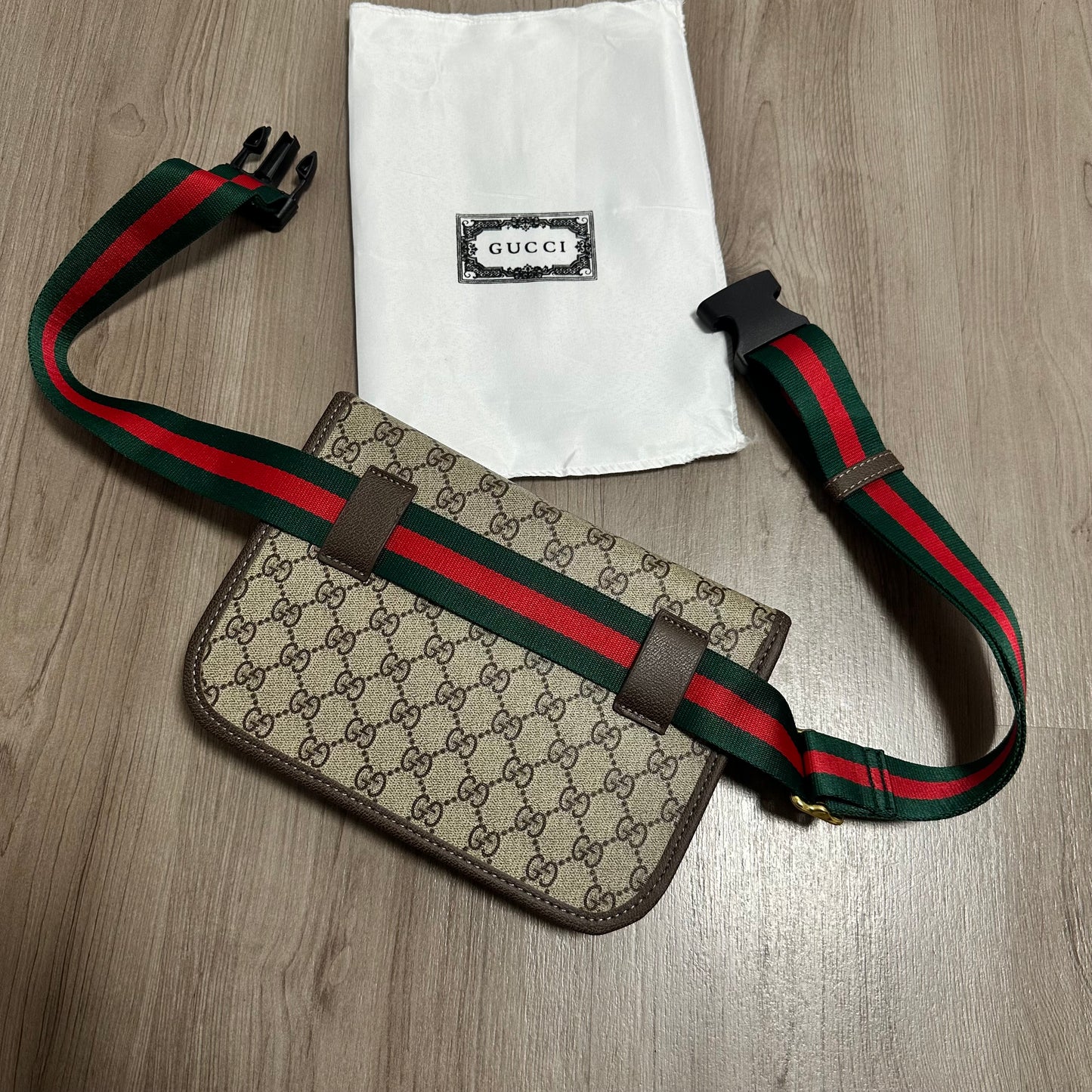 RIÑONERA GUCCI TIGRE