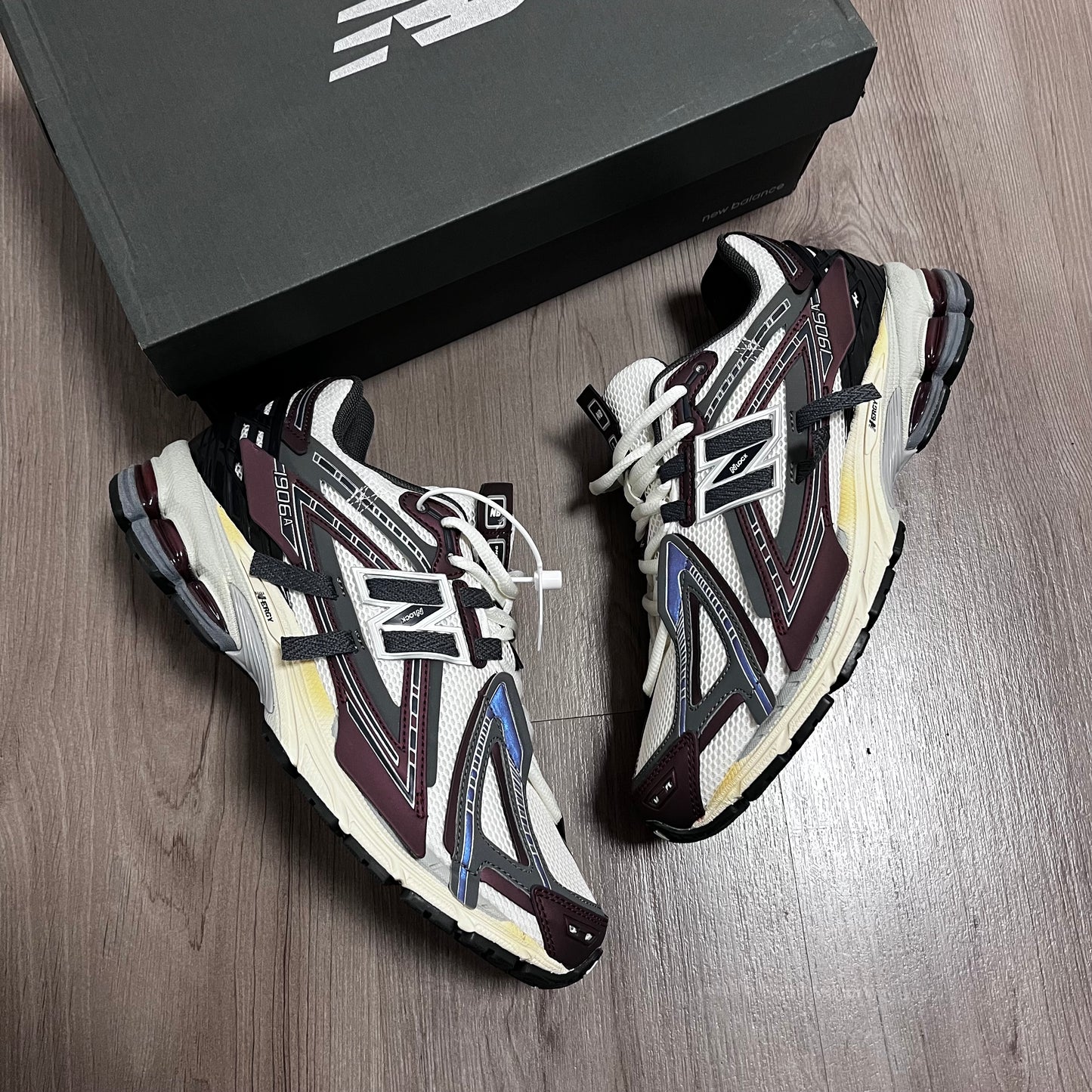 NEW BALANCE