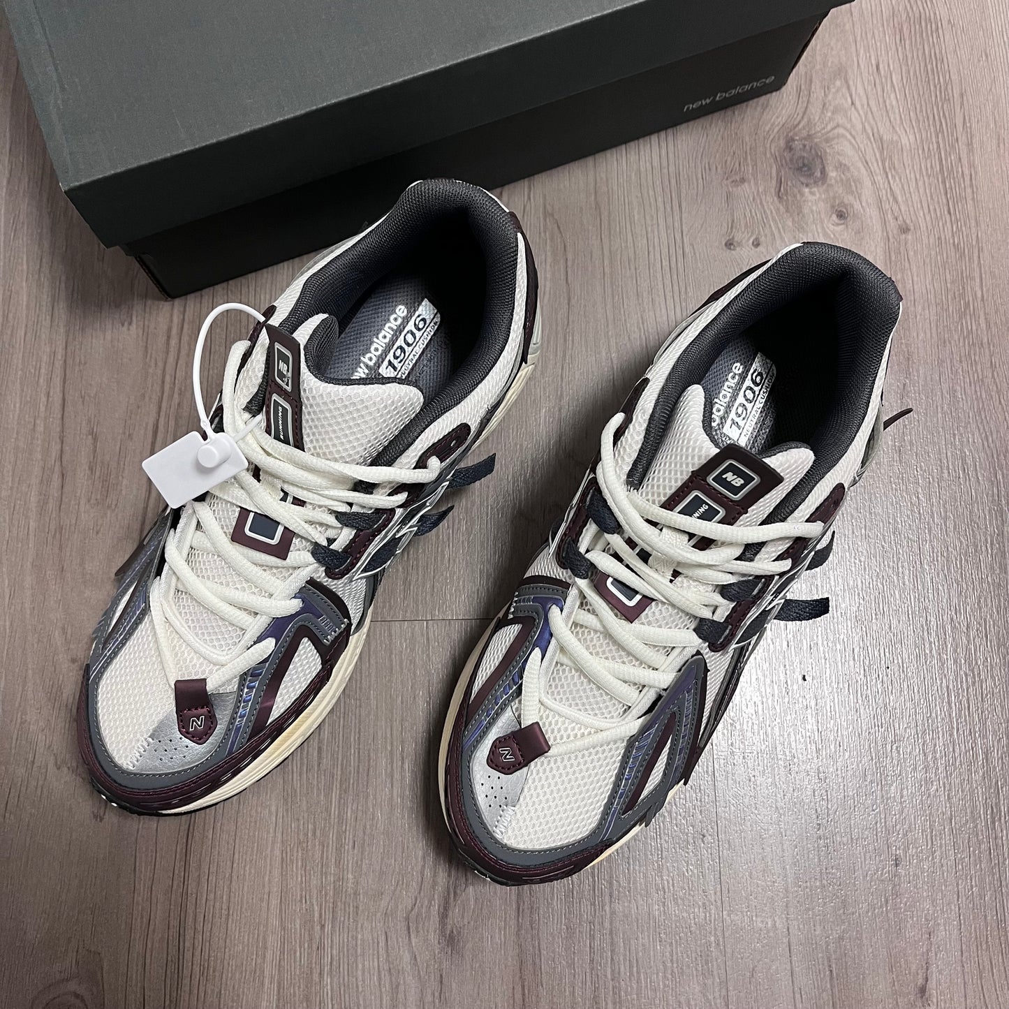 NEW BALANCE