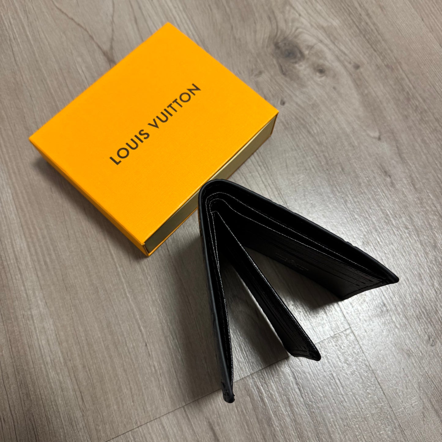 BILLETERA  LV RELIEVE