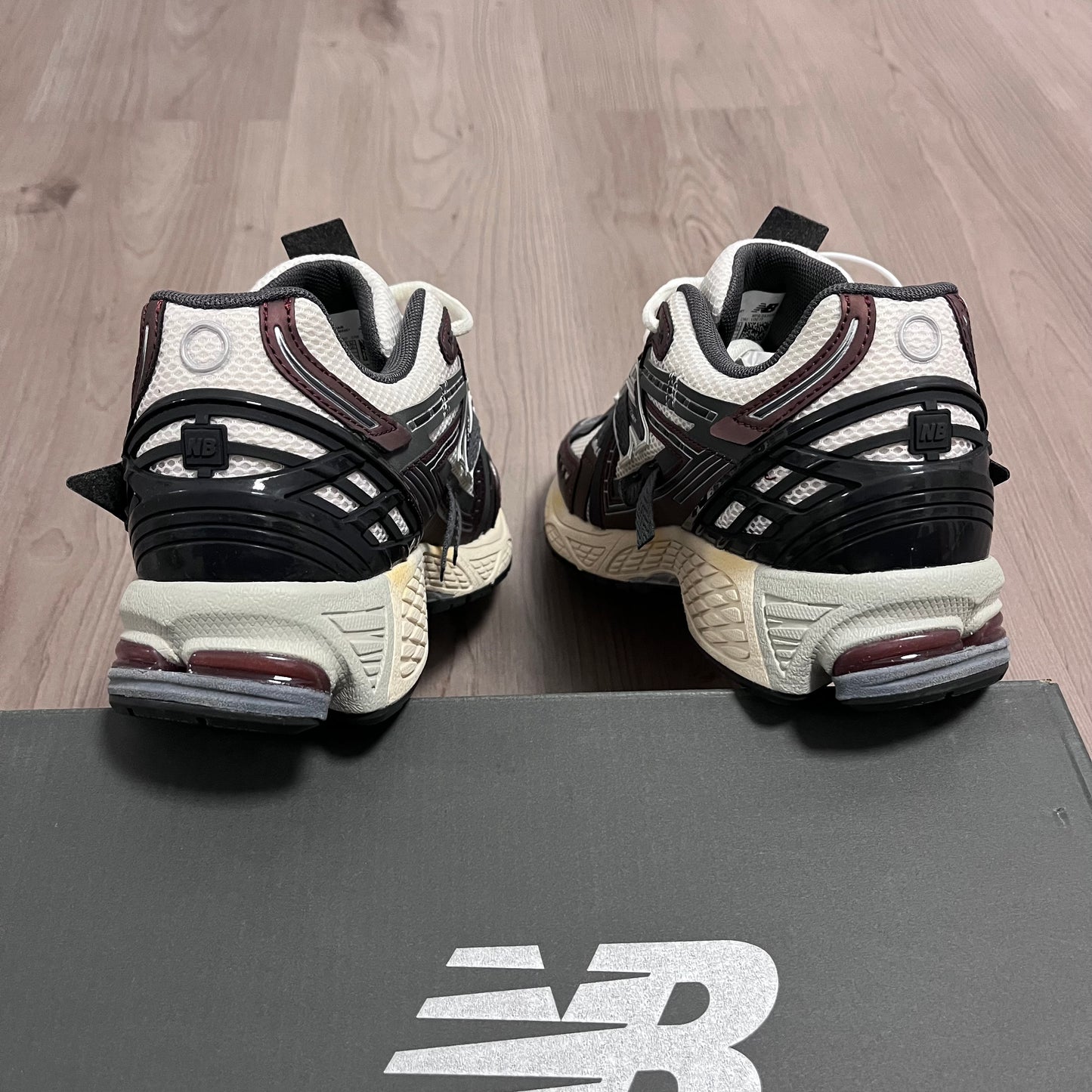 NEW BALANCE