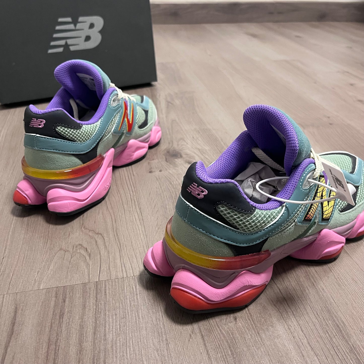 NEW BALANCE MULTI COLOUR