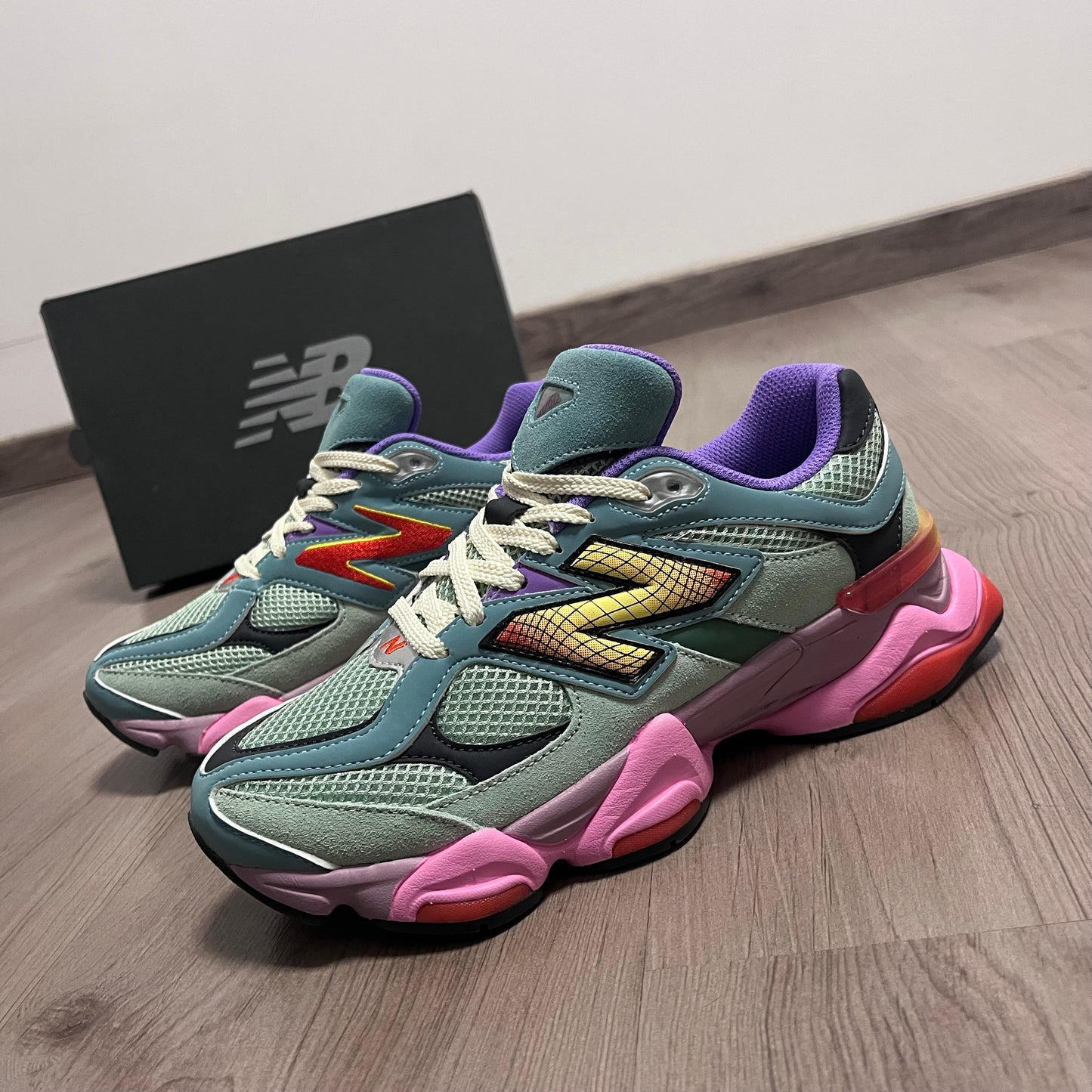 NEW BALANCE MULTI COLOUR