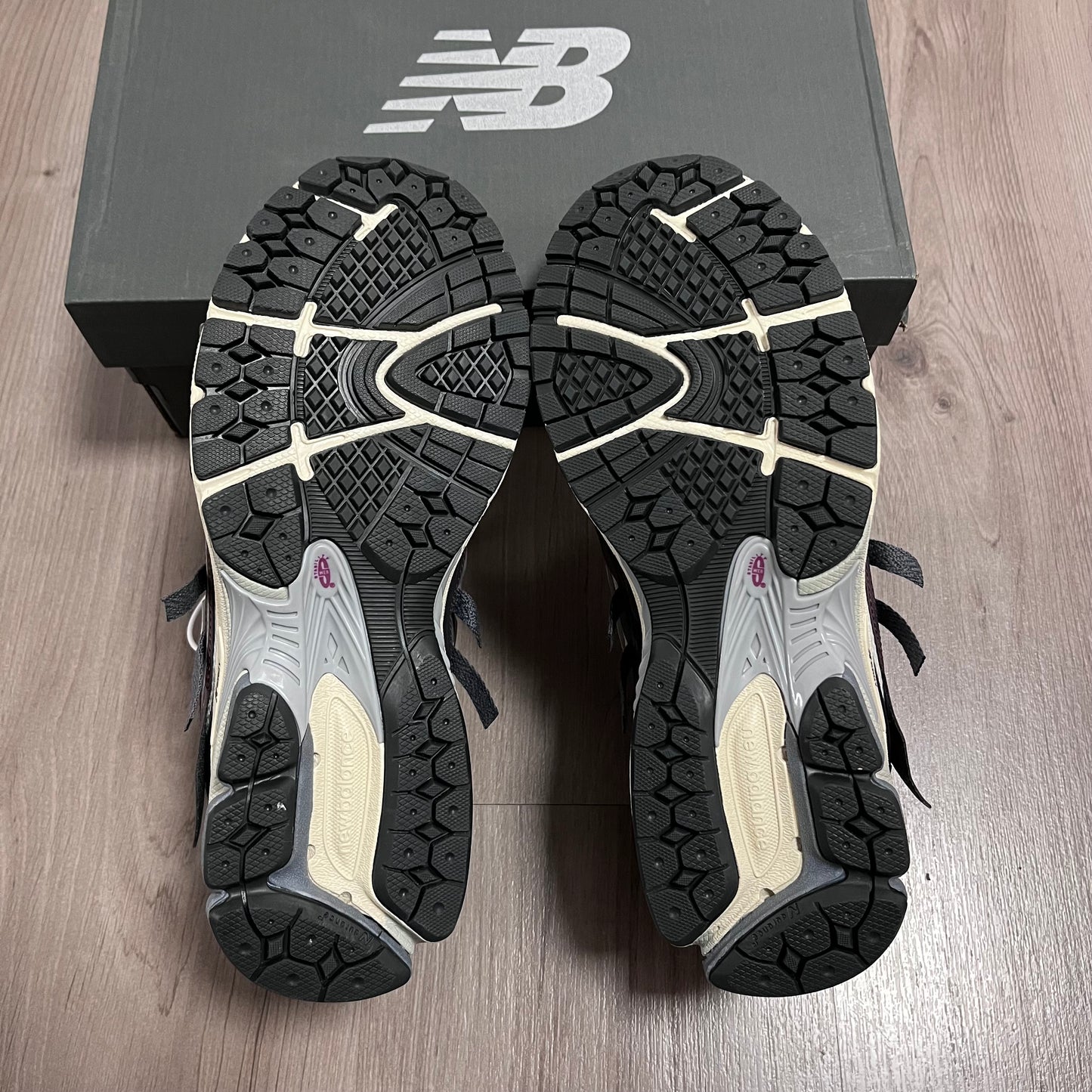 NEW BALANCE