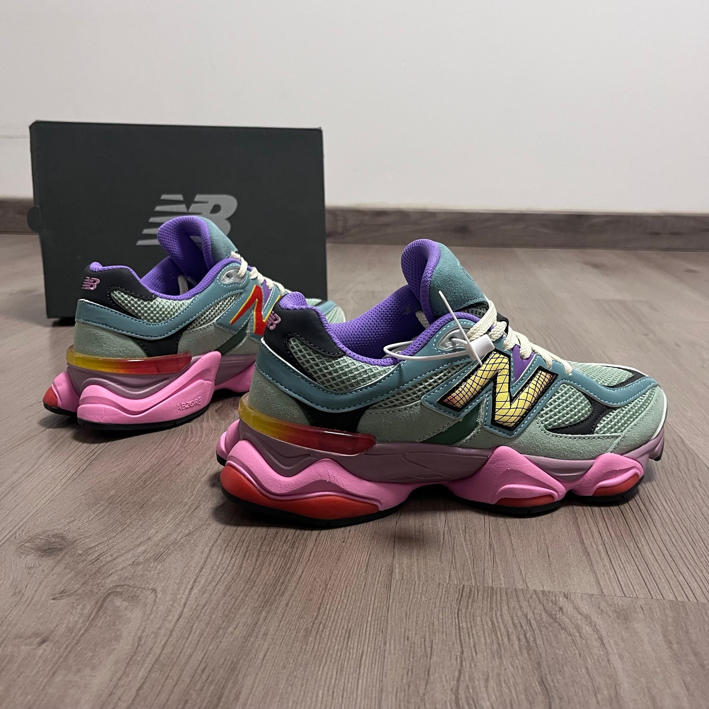 NEW BALANCE MULTI COLOUR