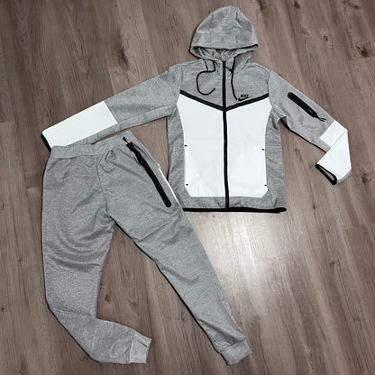 Conjunto NIKE TECH GRIS/BLANCO