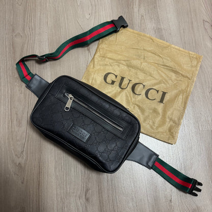 RIÑONERA GUCCI BLACK RELIEVE