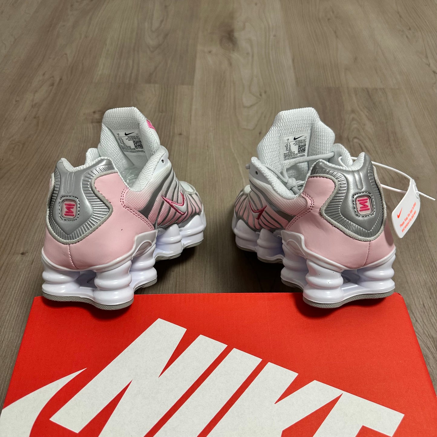 NIKE SHOX