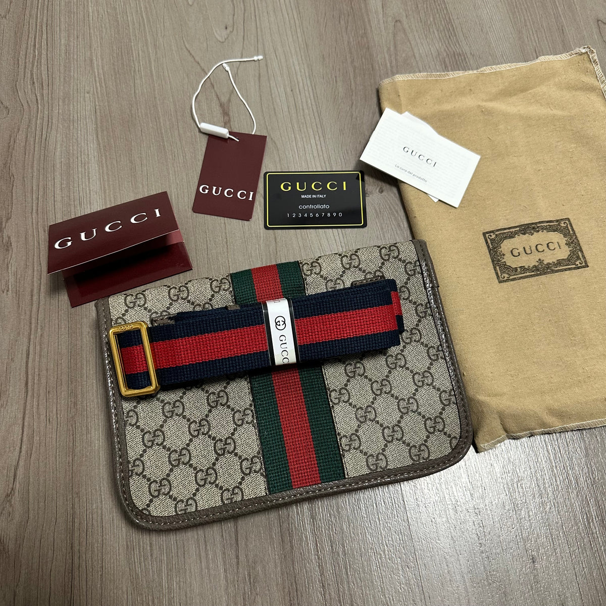 RIÑONERA GUCCI  GG