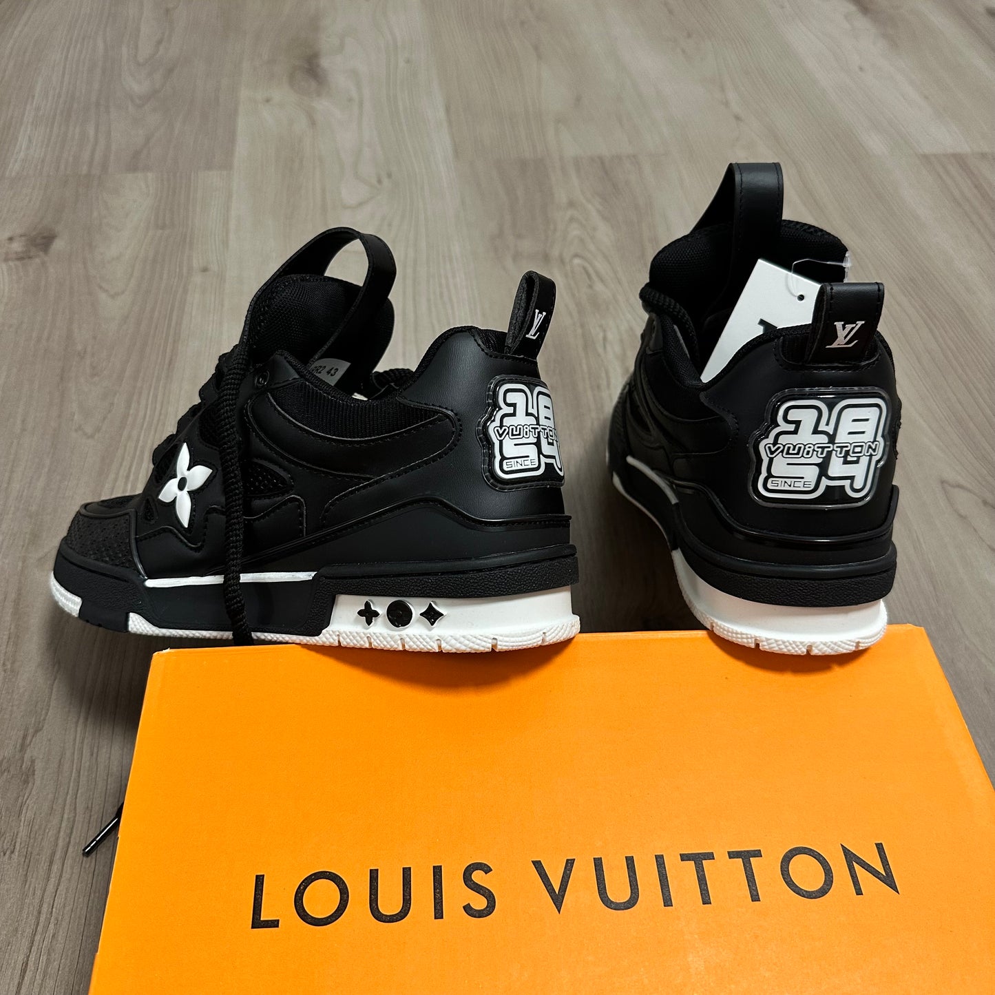 ZAPATILLAS LV