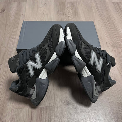 NEW BALANCE BLACK