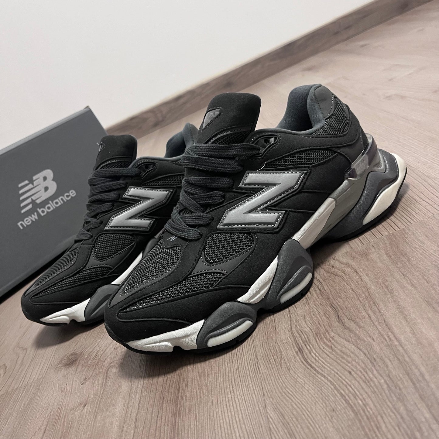 NEW BALANCE BLACK