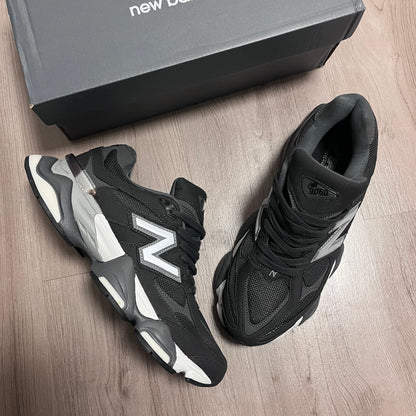 NEW BALANCE BLACK