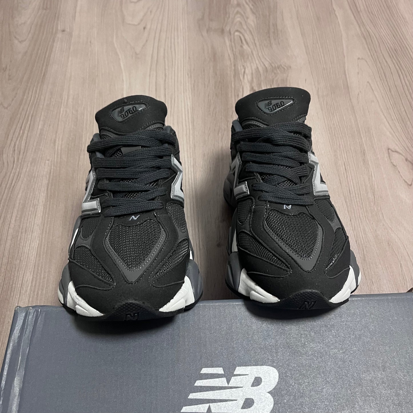 NEW BALANCE BLACK