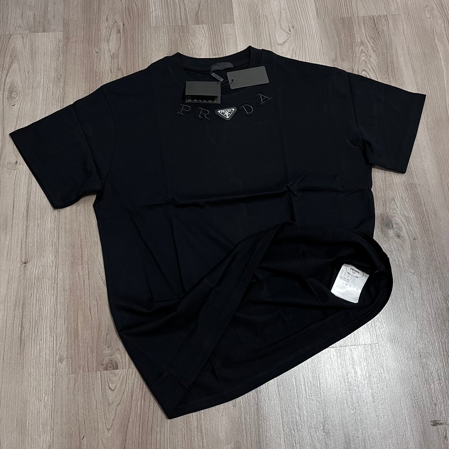 Camiseta OVERSIZE PRADA BORDADA ALL BLACK
