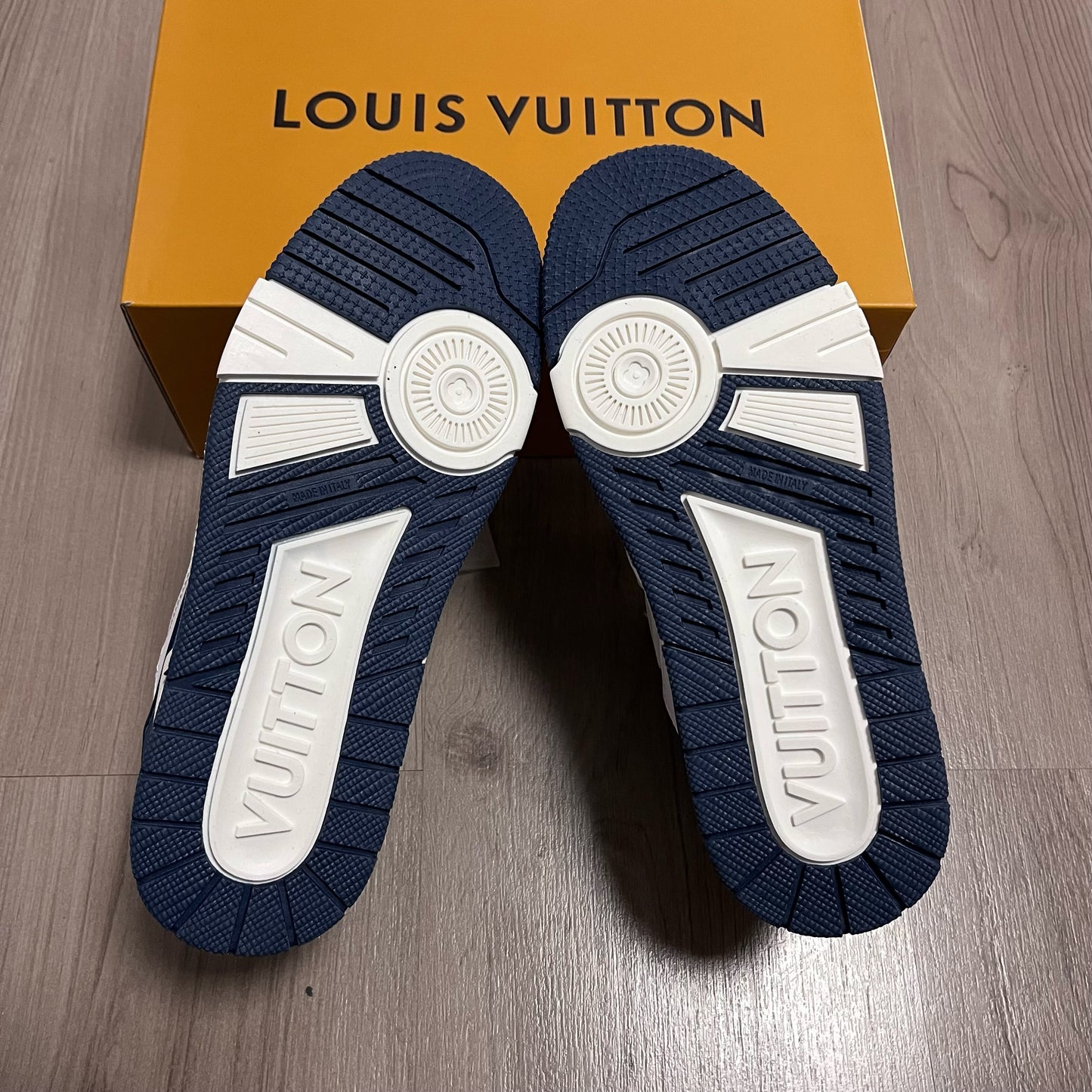 ZAPATILLAS LV TRAINER🍭