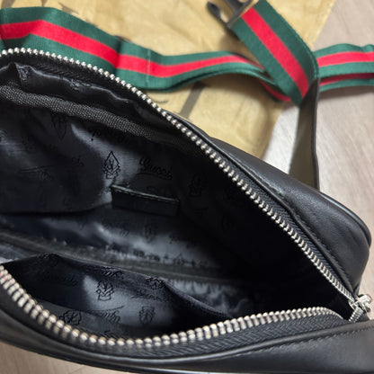 RIÑONERA GUCCI BLACK RELIEVE