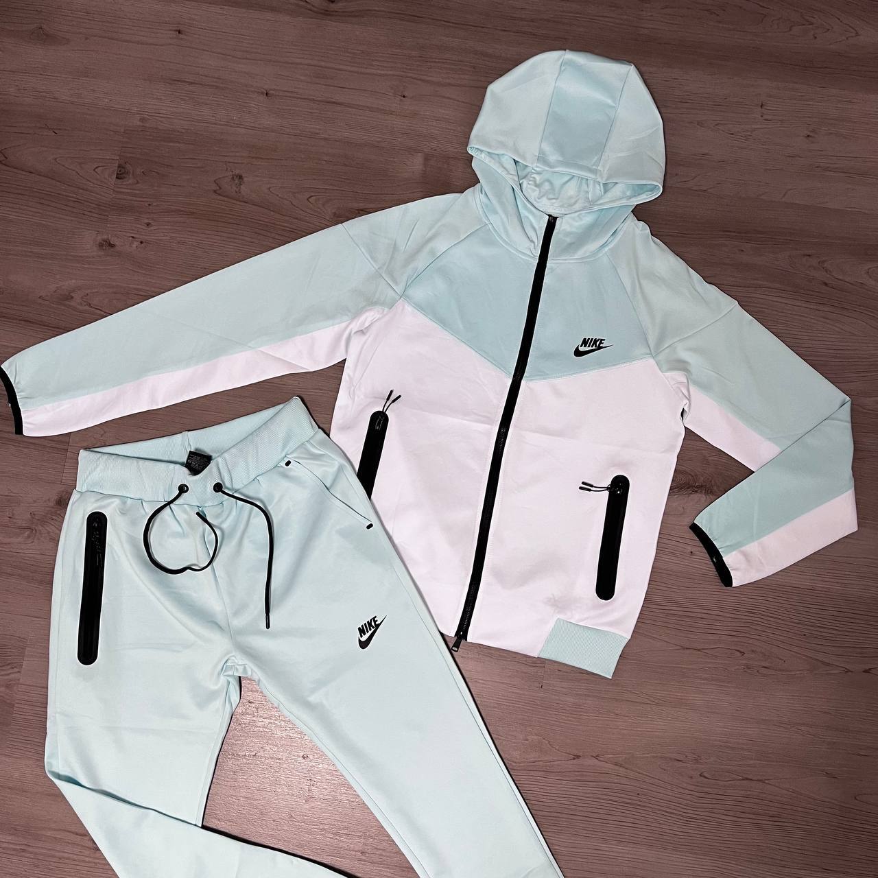Conjunto TECH