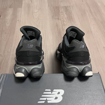 NEW BALANCE BLACK