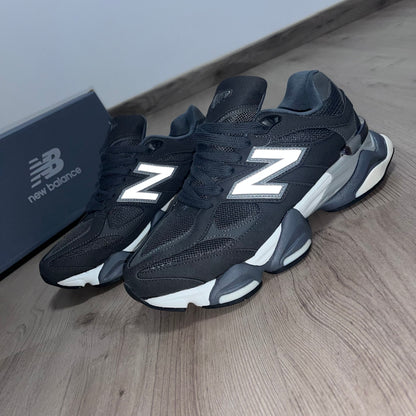 NEW BALANCE BLACK