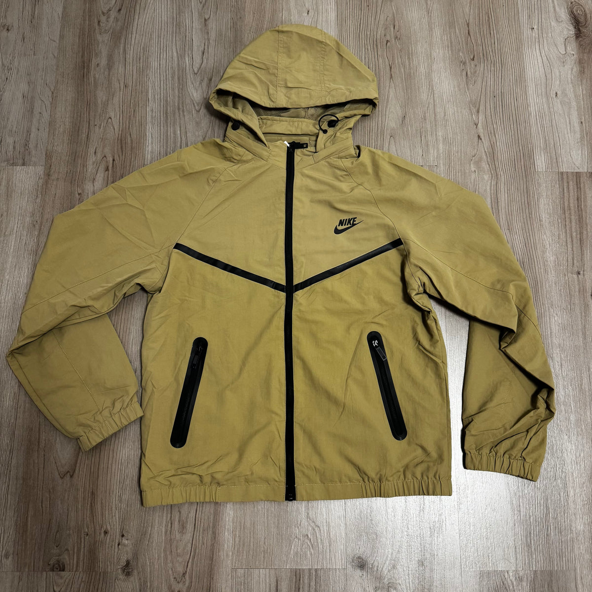 CHAQUETA NIKE TECH