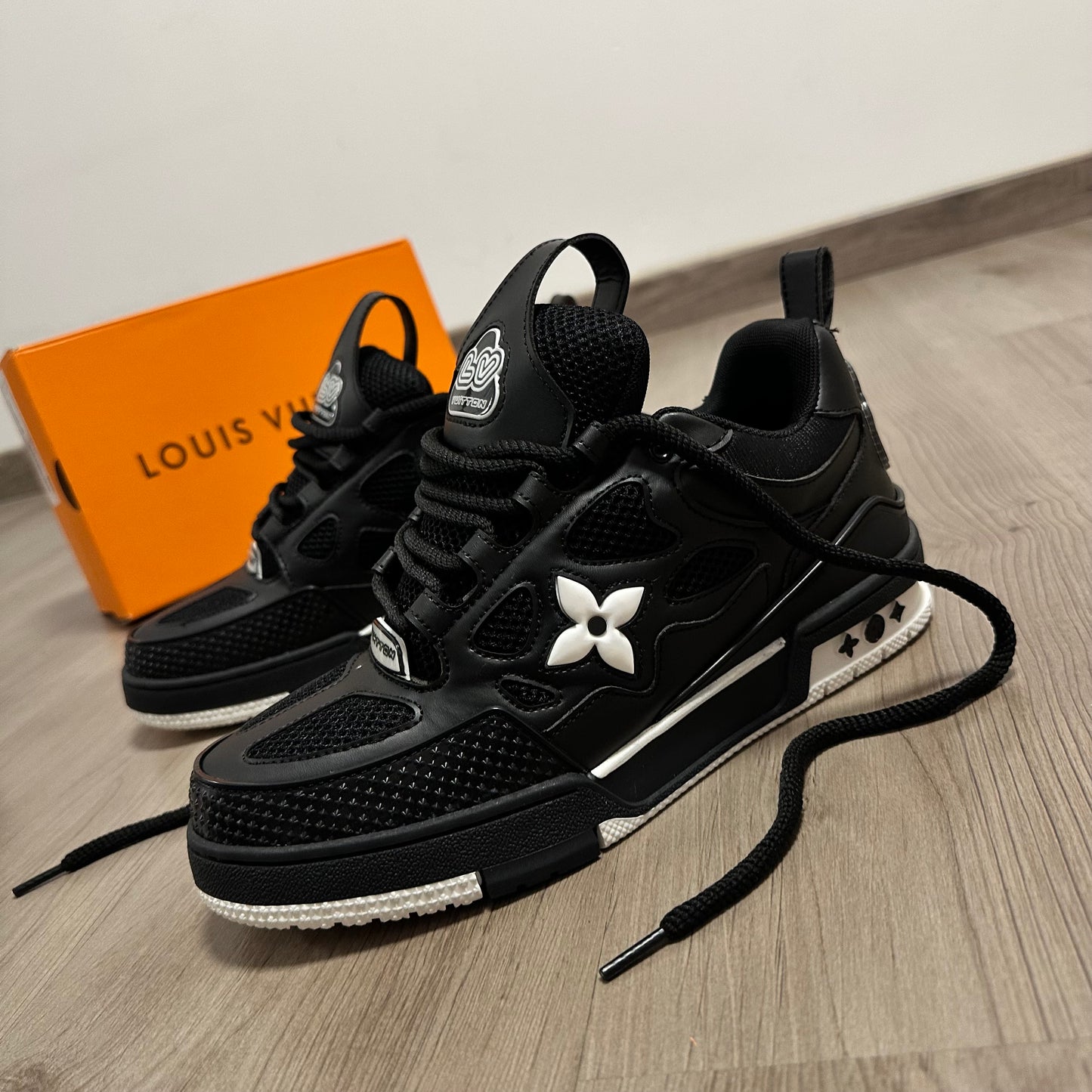 ZAPATILLAS LV